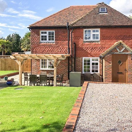 Well Cottage Itchingfield エクステリア 写真