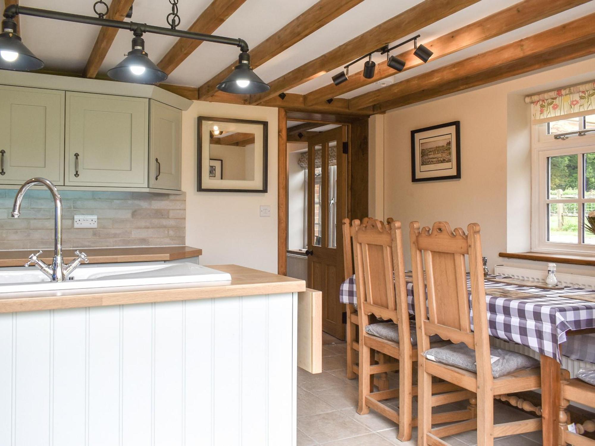 Well Cottage Itchingfield エクステリア 写真