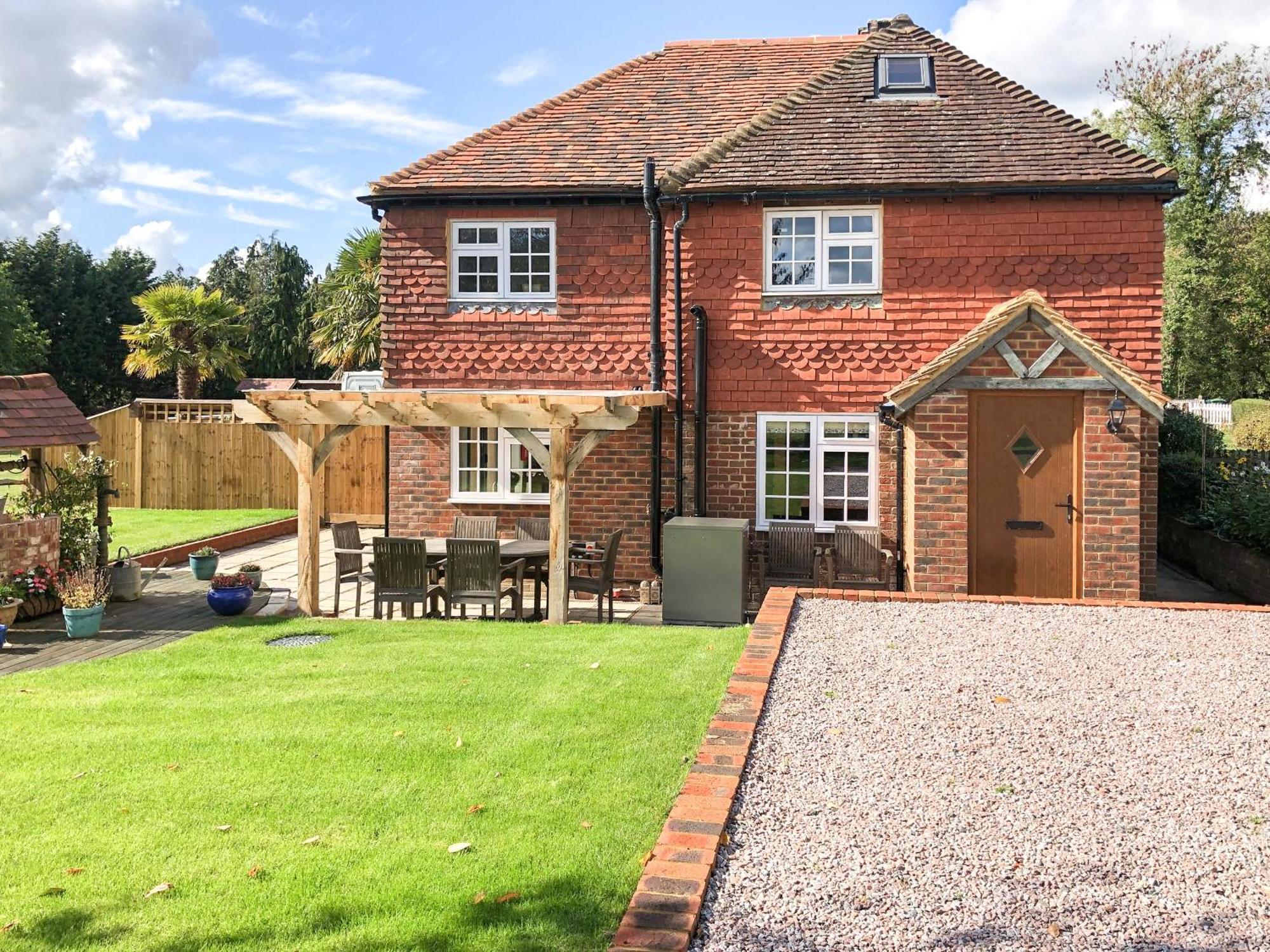 Well Cottage Itchingfield エクステリア 写真