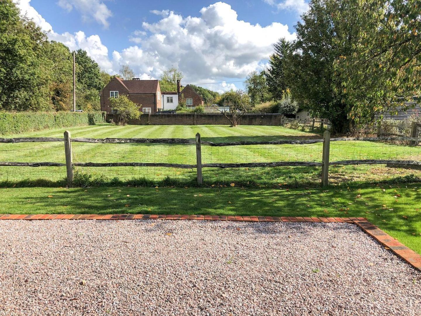 Well Cottage Itchingfield エクステリア 写真